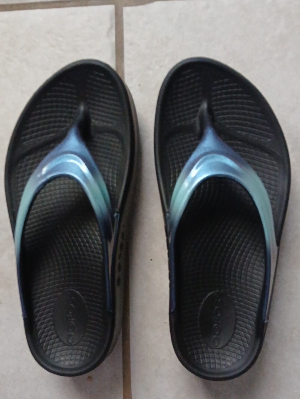 Oofos Never Worn. So Comfy!